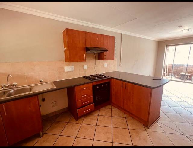 2 BEDROOM APARTMENT FOR SALE IN RIETFONTEIN